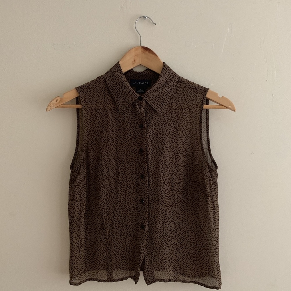 ANN TAYLOR Sleeveless Brown Printed Button-Front Blouse